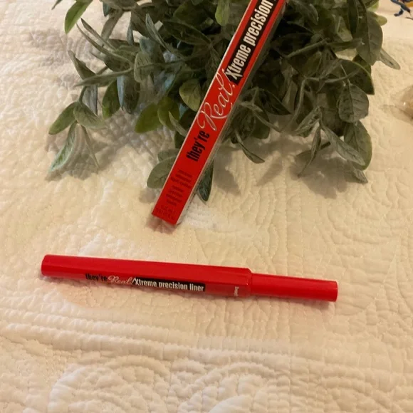 They're Real! Xtreme Precision Liner - Picture 2 of 5